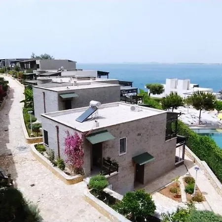 וילה Matthews House