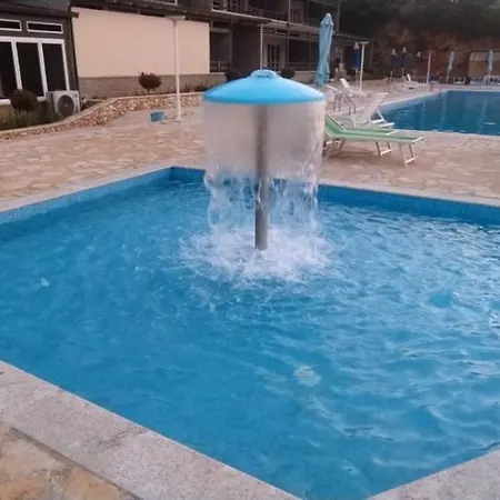 Matthews House וילה