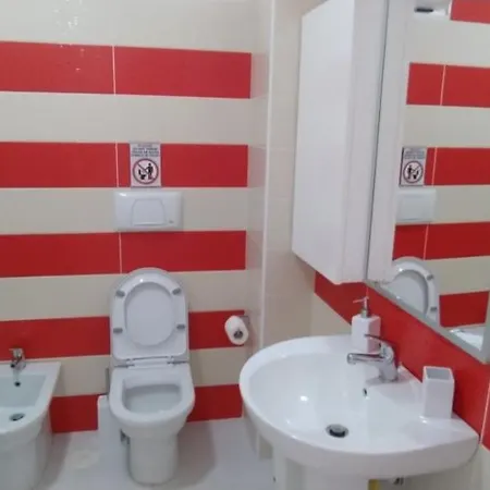 Matthews House * Vlorë