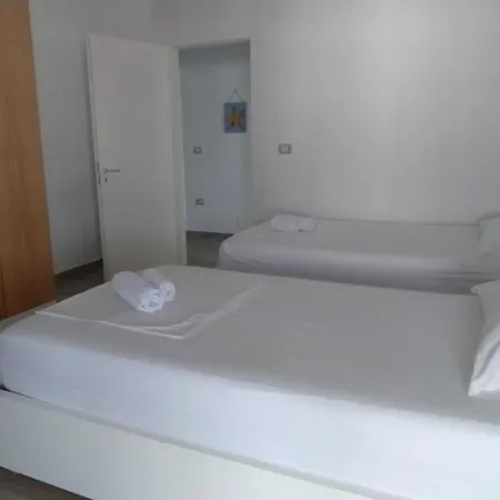 Matthews House Vlorë