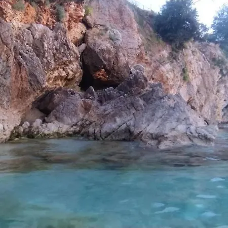 וילה Matthews House