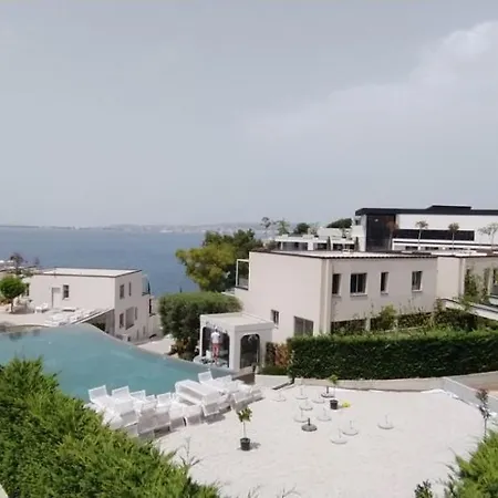 Matthews House Vlorë