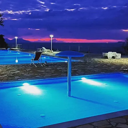 Matthews House * Vlorë