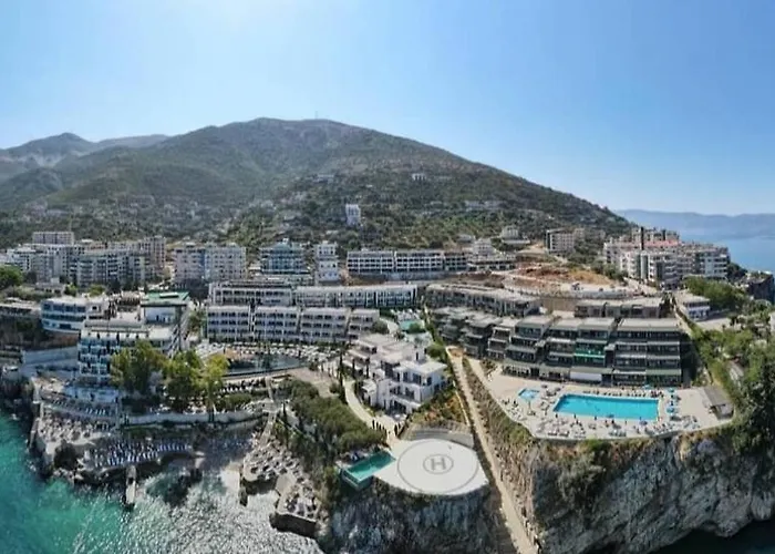 Villa Matthews House