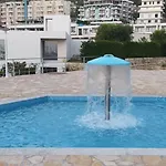 Villa Matthews House *