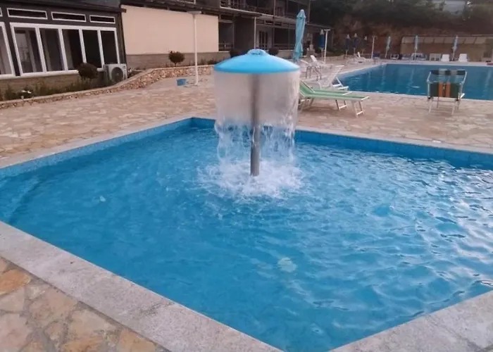 Matthews House Villa