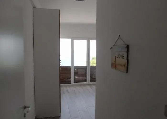 Matthews House Villa