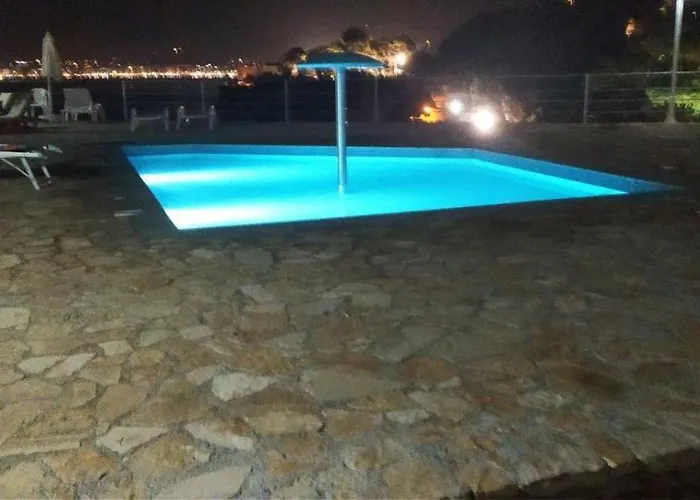 Matthews House Villa *