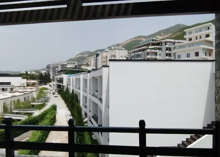 Matthews House Villa *