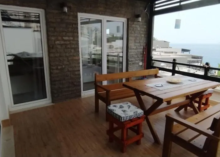 Matthews House Villa *