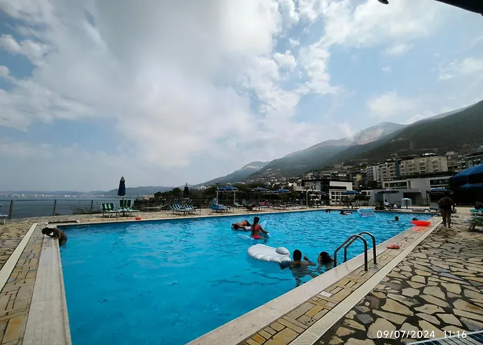 Villa Matthews House *