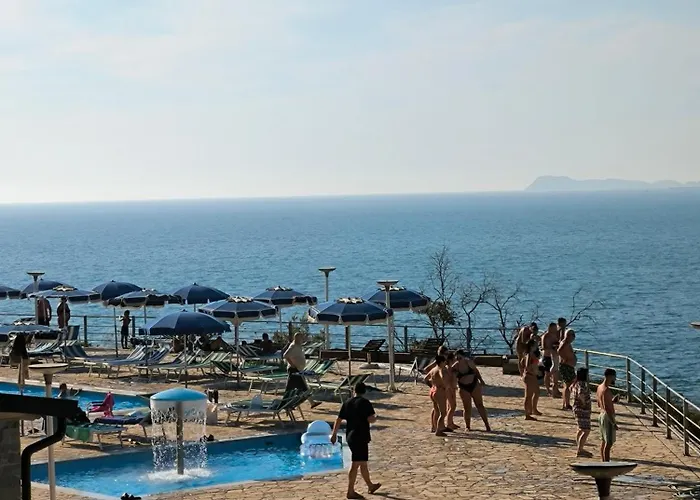 Matthews House Villa Vlorë