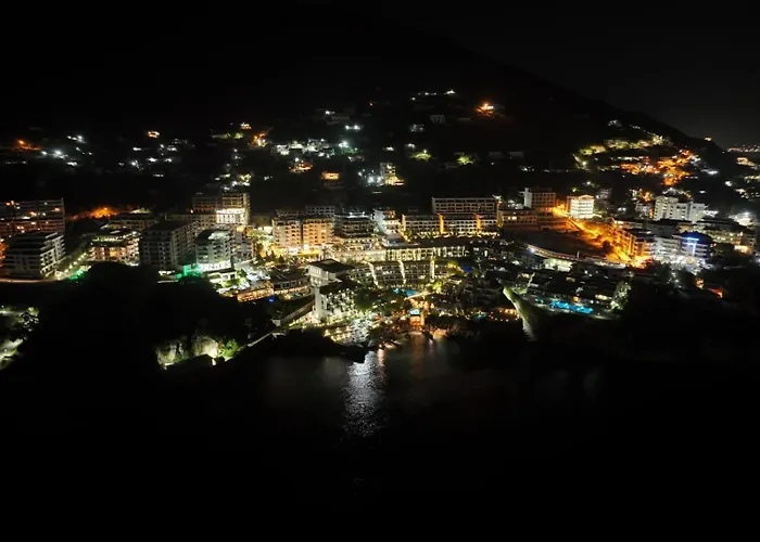 Matthews House Villa