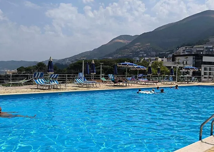 Villa Matthews House