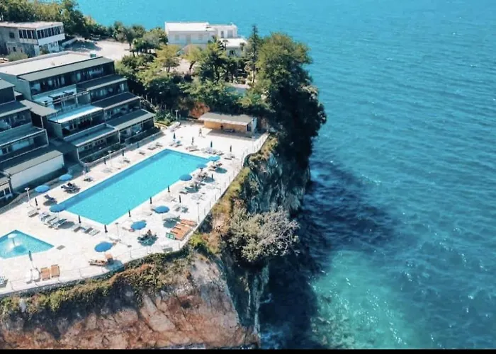 Matthews House Villa Vlorë