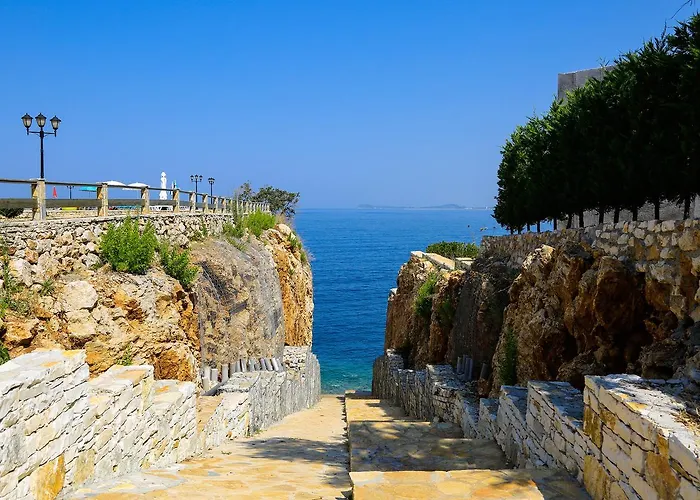 Matthews House Villa